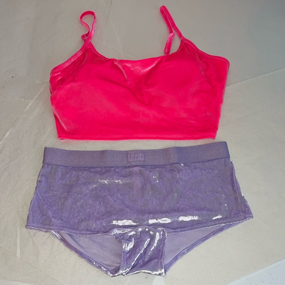 (L) 2pcs Victoria’s Secret Velvet Collection Bralette Crop & Shortie Underwear